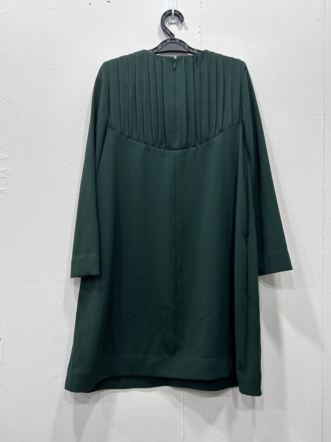 새상품 COS 코스 루즈핏 셔링 원피스 32사이즈 (44) 다크그린 상품이미지4