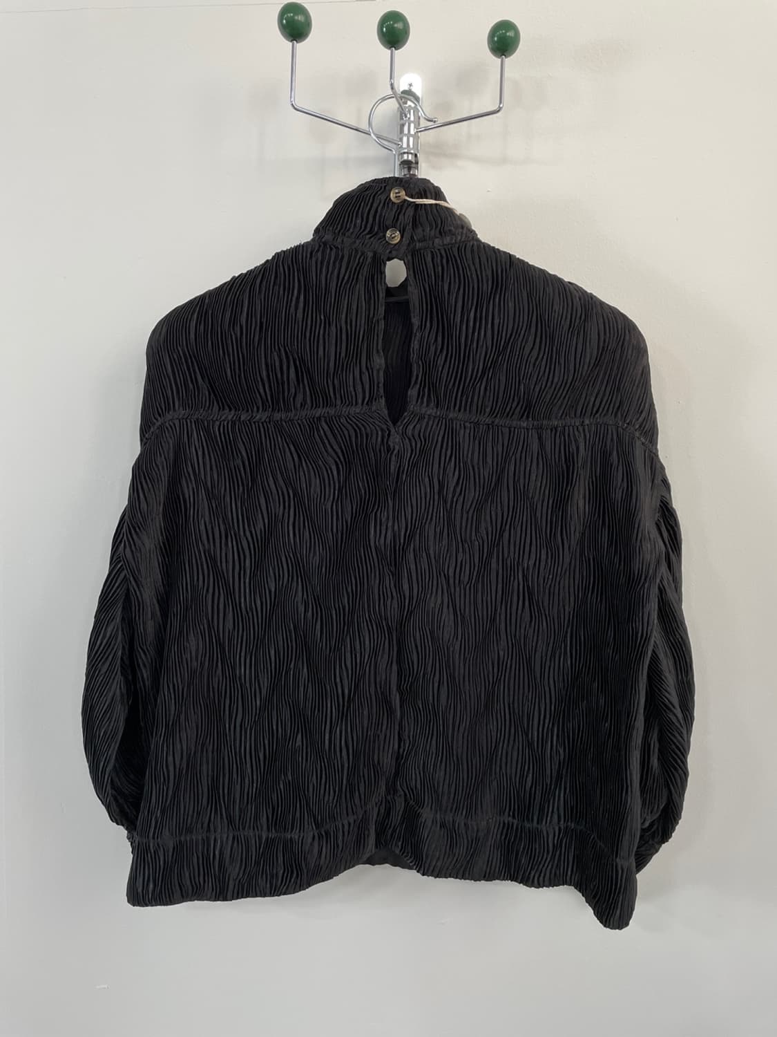 가니 플리츠 하이 넥 블라우스 상품이미지3