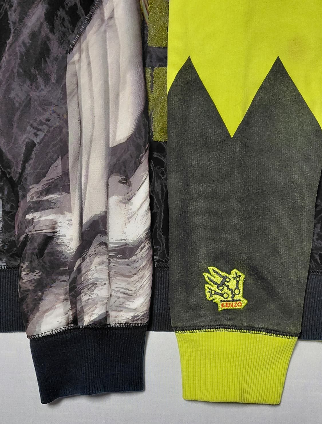 [M] 겐조(KENZO) 'Wild at Heart' 그래픽 기모 맨투맨 상품이미지6