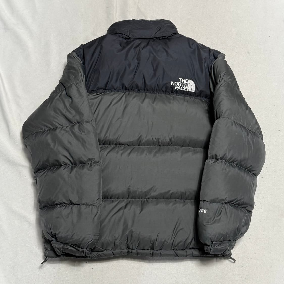 M 노스페이스 눕시 700 그레이 다운 패딩 상품이미지3