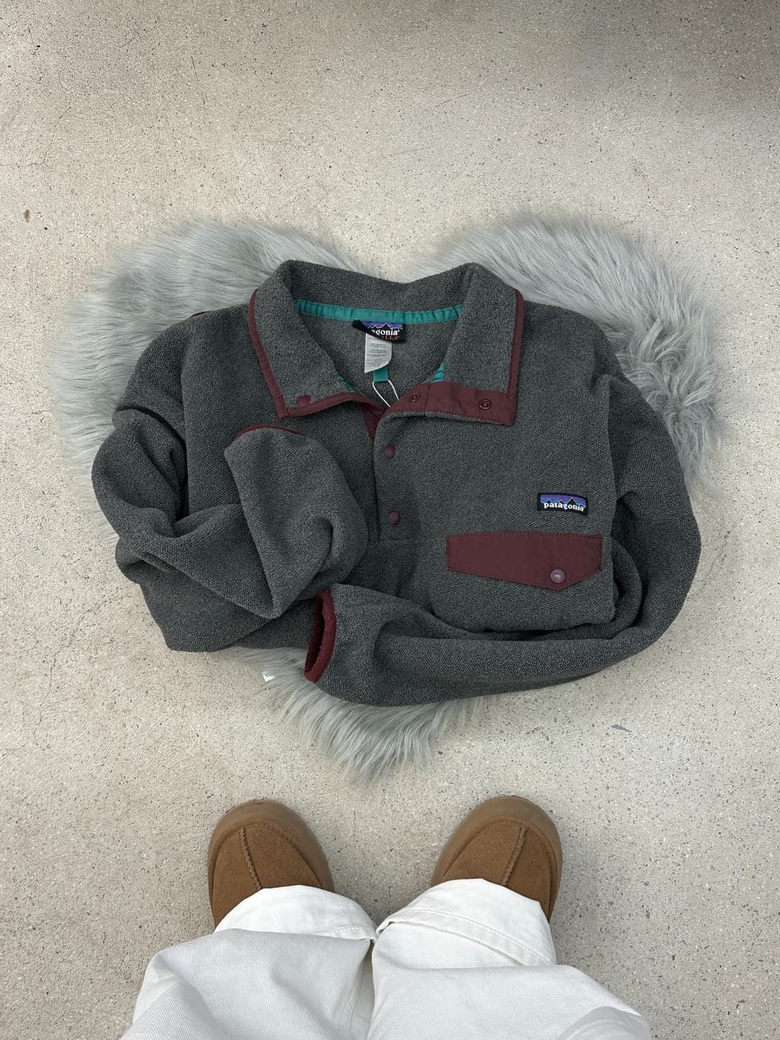 파타고니아 신칠라 그레이/버건디 스냅 플리스 상품이미지1