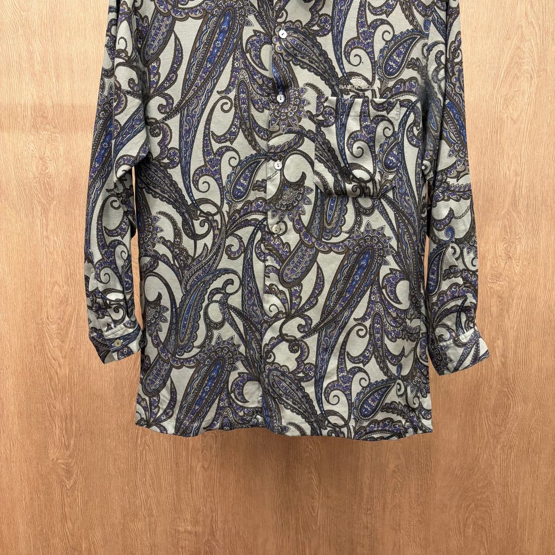 발렌시아가 스포츠 울 긴팔 셔츠 블루 퍼플 페이즐리 패턴 디테일 그레이 상품이미지5