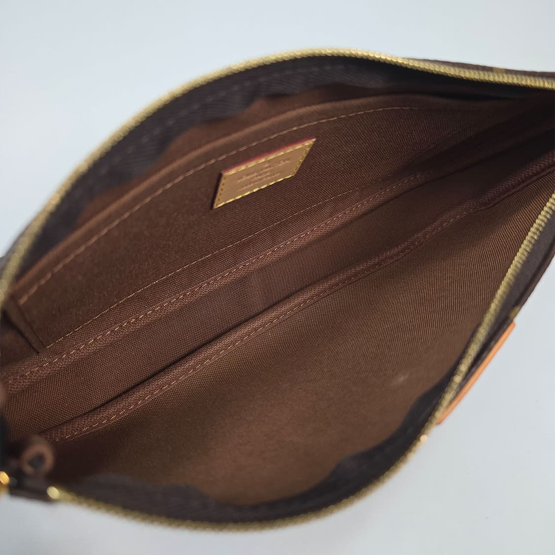 루이비통 멀티 포쉐트 악세수아 크로스백 상품이미지5