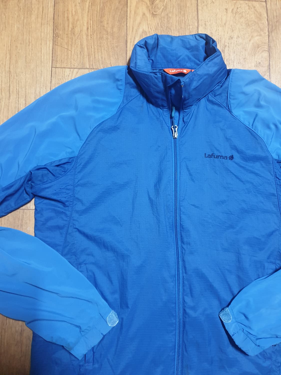 1228 라푸마 아웃도어 바람막이 100 사이즈입니다 상품이미지4