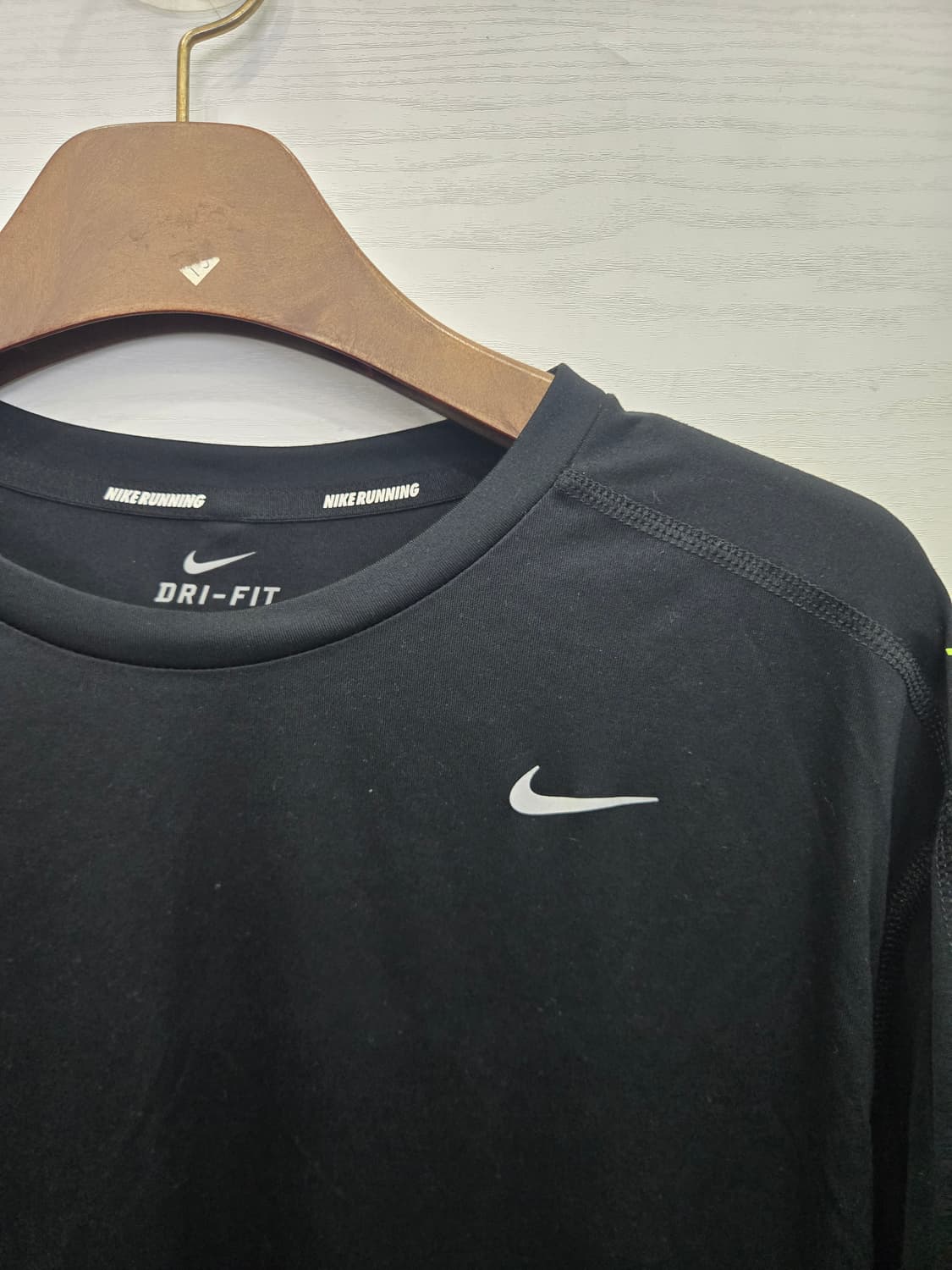 105,XL )) NIKE 나이키 러닝 긴팔티셔츠! 팔 디자인 이뻐요ㅎㅎ 상품이미지3