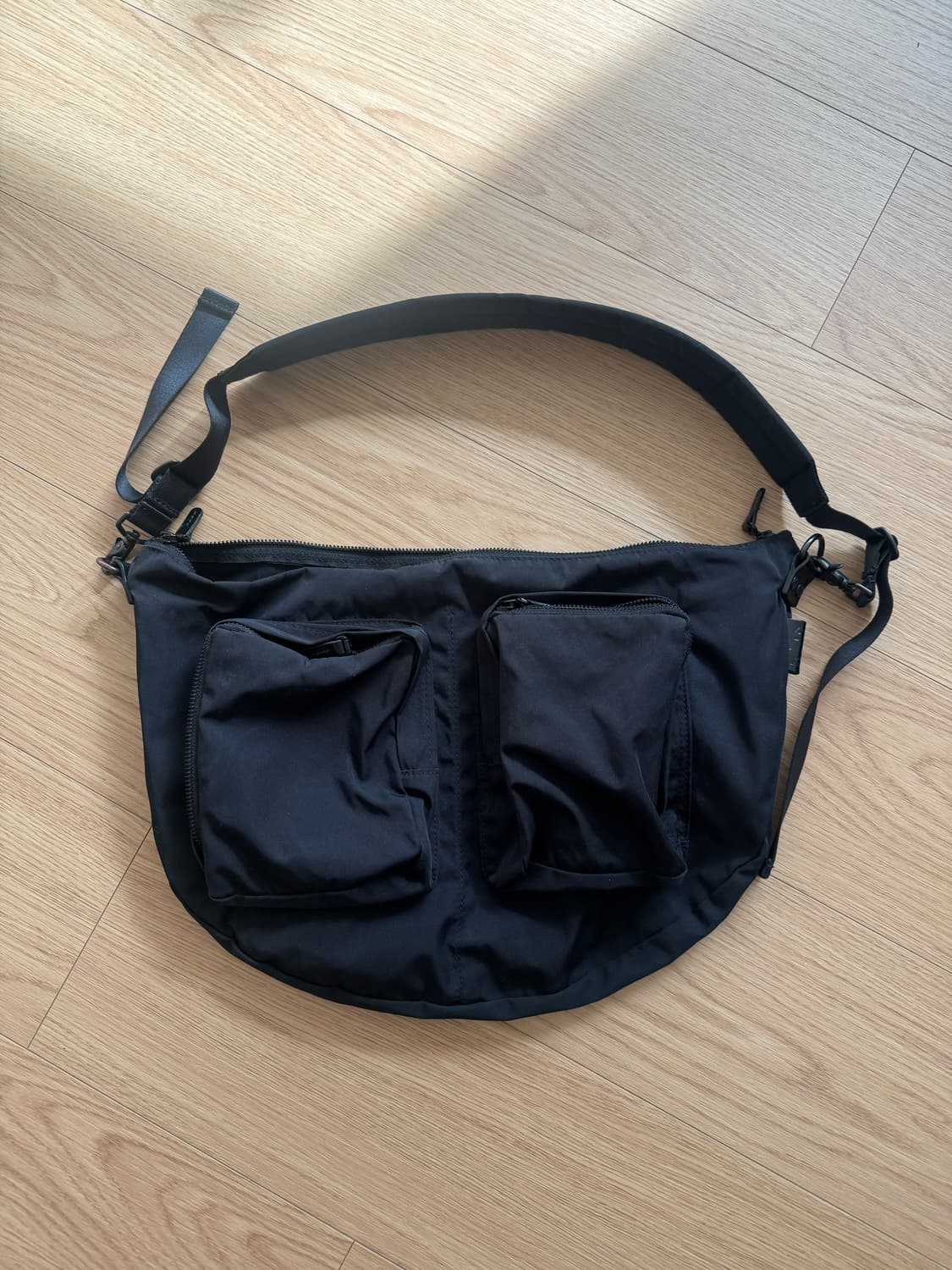 아미아칼바 바디백 블랙 상품이미지1