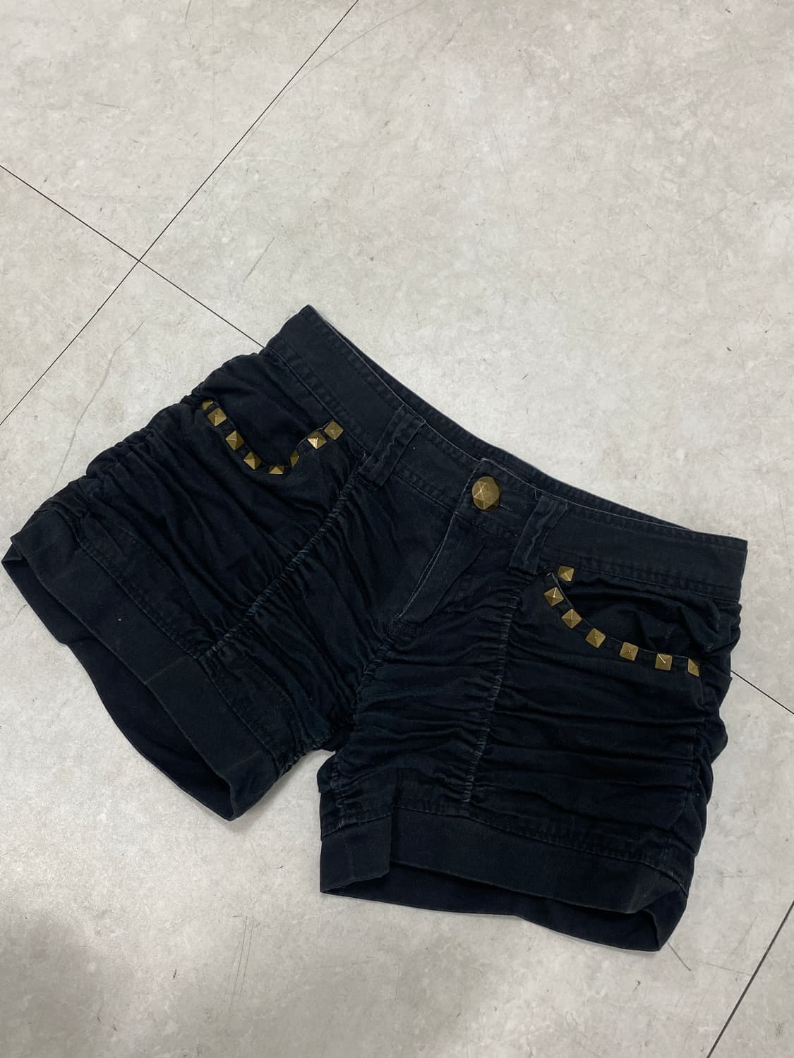 [FAZBEE] 펑크 골드 스터드 셔링 숏츠 상품이미지2