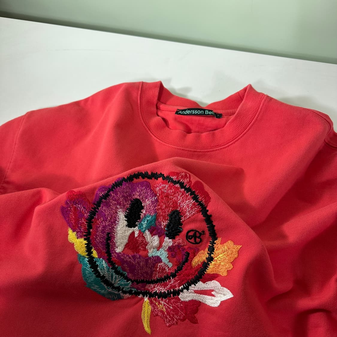 95 S 앤더슨벨 코랄 플라워스마일리 자수로고 스웻셔츠 맨투맨 상품이미지1