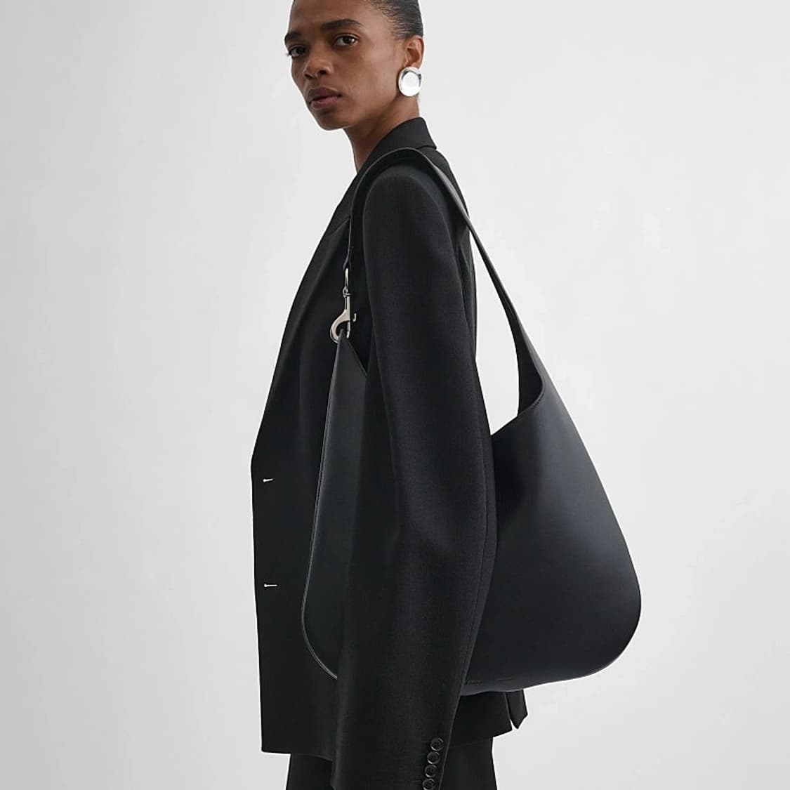 phoebe philo 피비 파일로 빈백 숄더백 상품이미지3