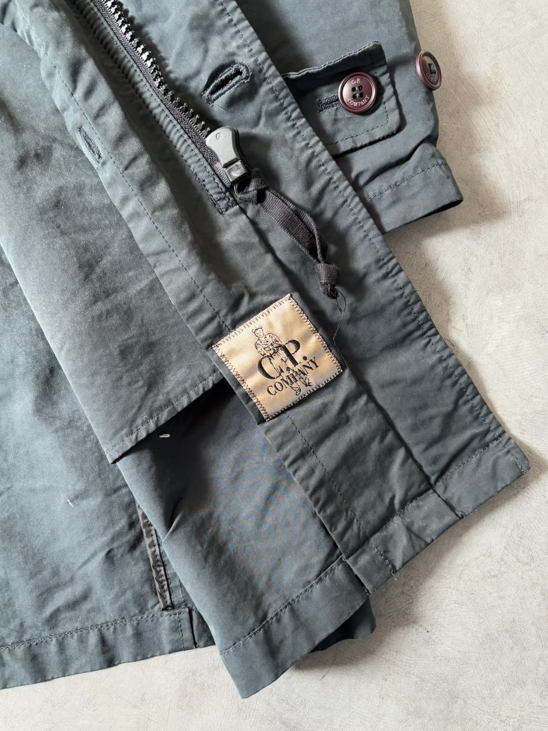 CP 컴퍼니 블랙 렌즈 코트 상품이미지8