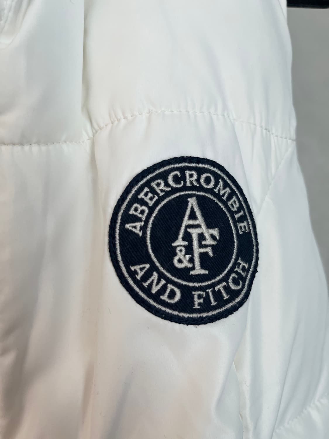 [유일매물] 아베크롬비 앤 피치 울프죠 화이트 패딩 조끼 [S] 상품이미지7