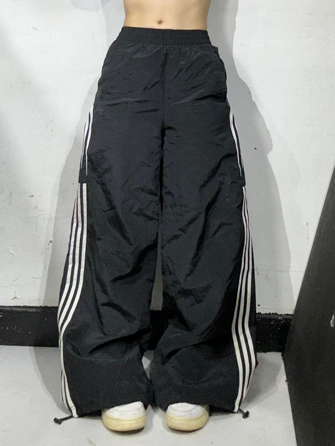 아디다스 24fw 애틀란타 와이드 치마바지 핏 트랙 팬츠 추리닝 바지 S 상품이미지2