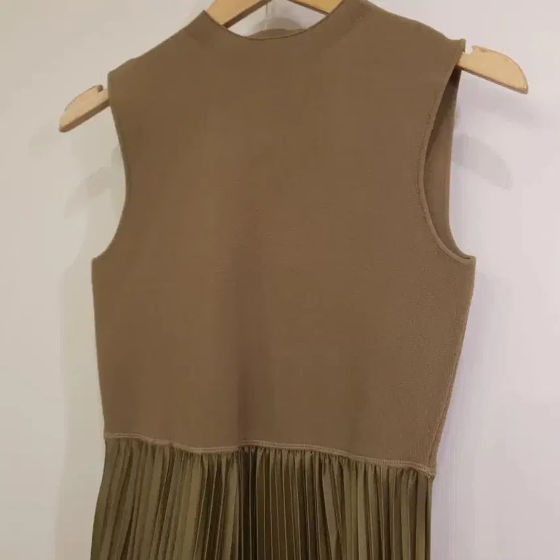 Theory 니트 플리츠 원피스 M 상품이미지3