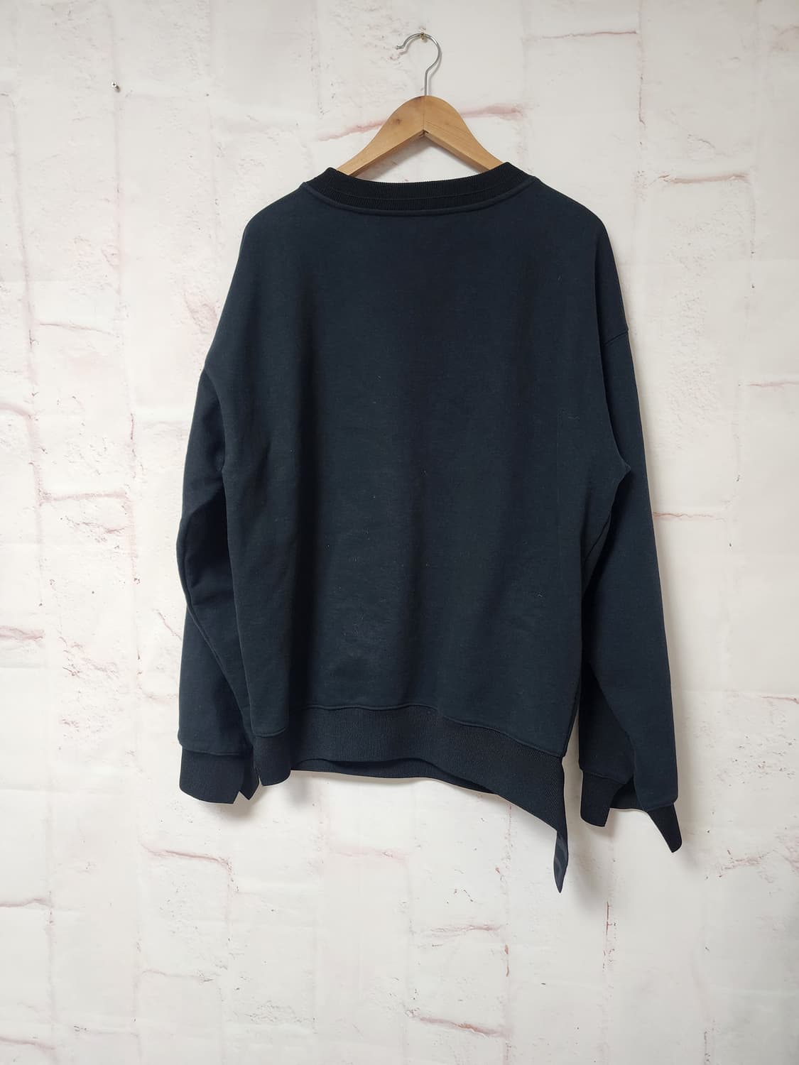 시스템옴므 블랙 맨투맨 티셔츠 상품이미지2