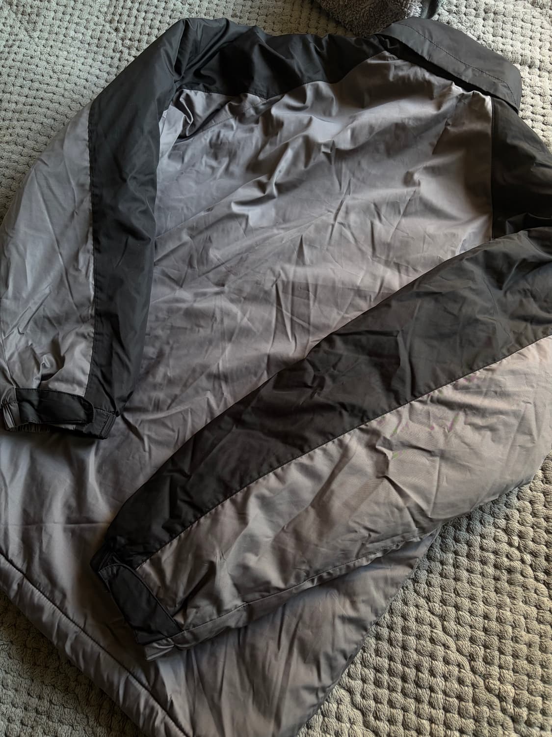 02s Nike 나이키 올드스쿨 그레이블랙 누빔 바람막이 상품이미지2