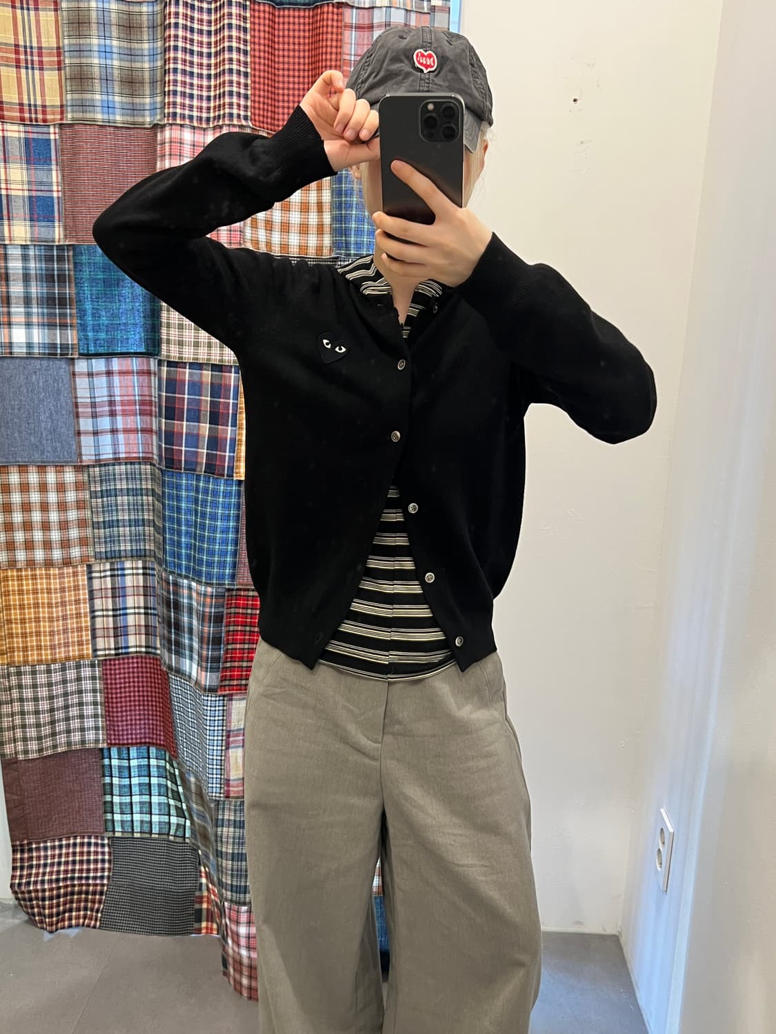 꼼데가르송 블랙 와펜 카디건 상품이미지1