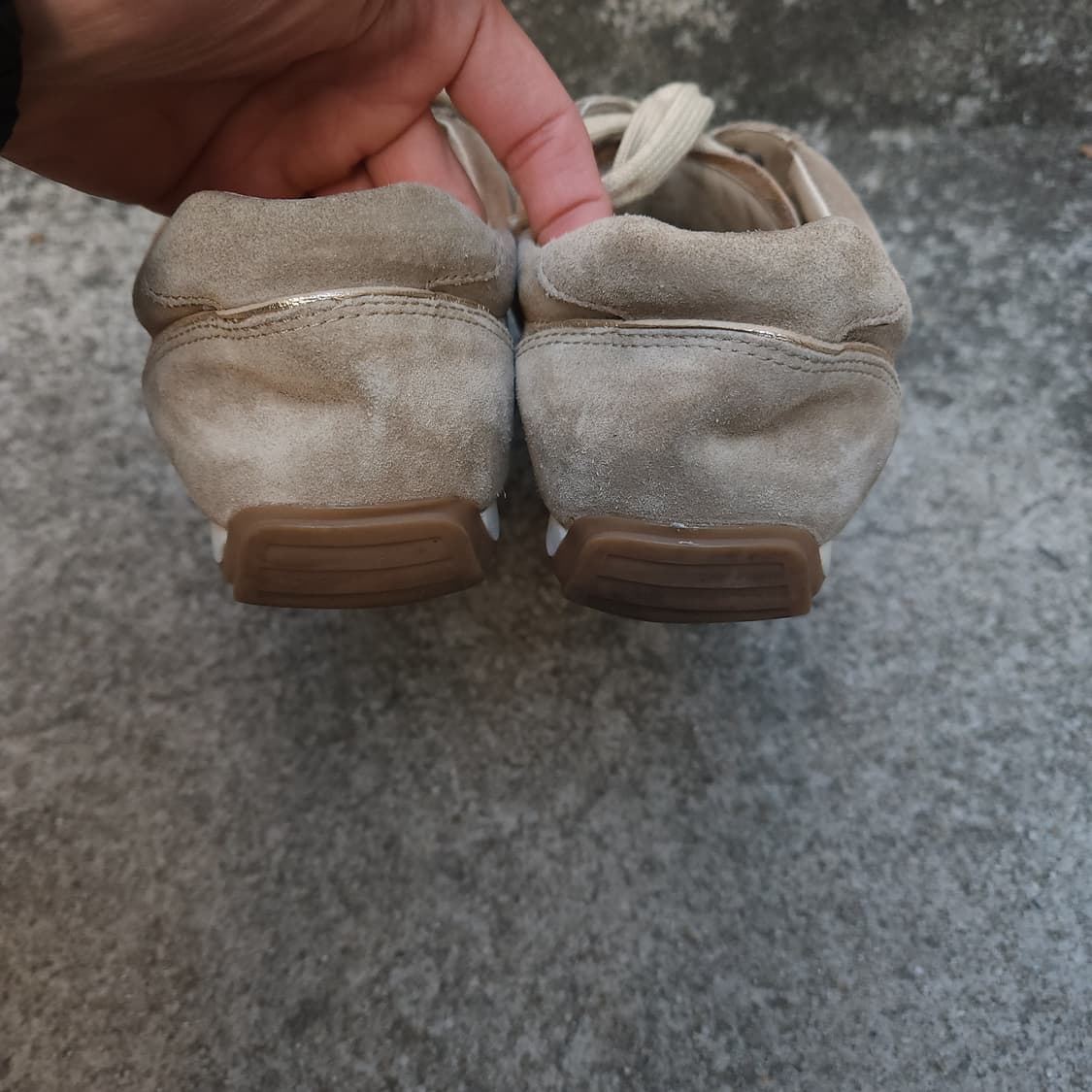 [37] Prada 베이지 누벅 스니커즈 (240) 상품이미지6