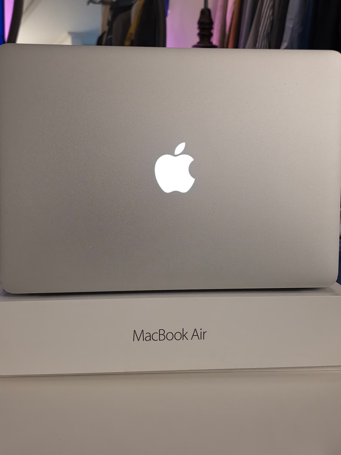 (애플로고 불들어옴)맥북에어 2017, 13인치 싸이클 수 133 상품이미지1