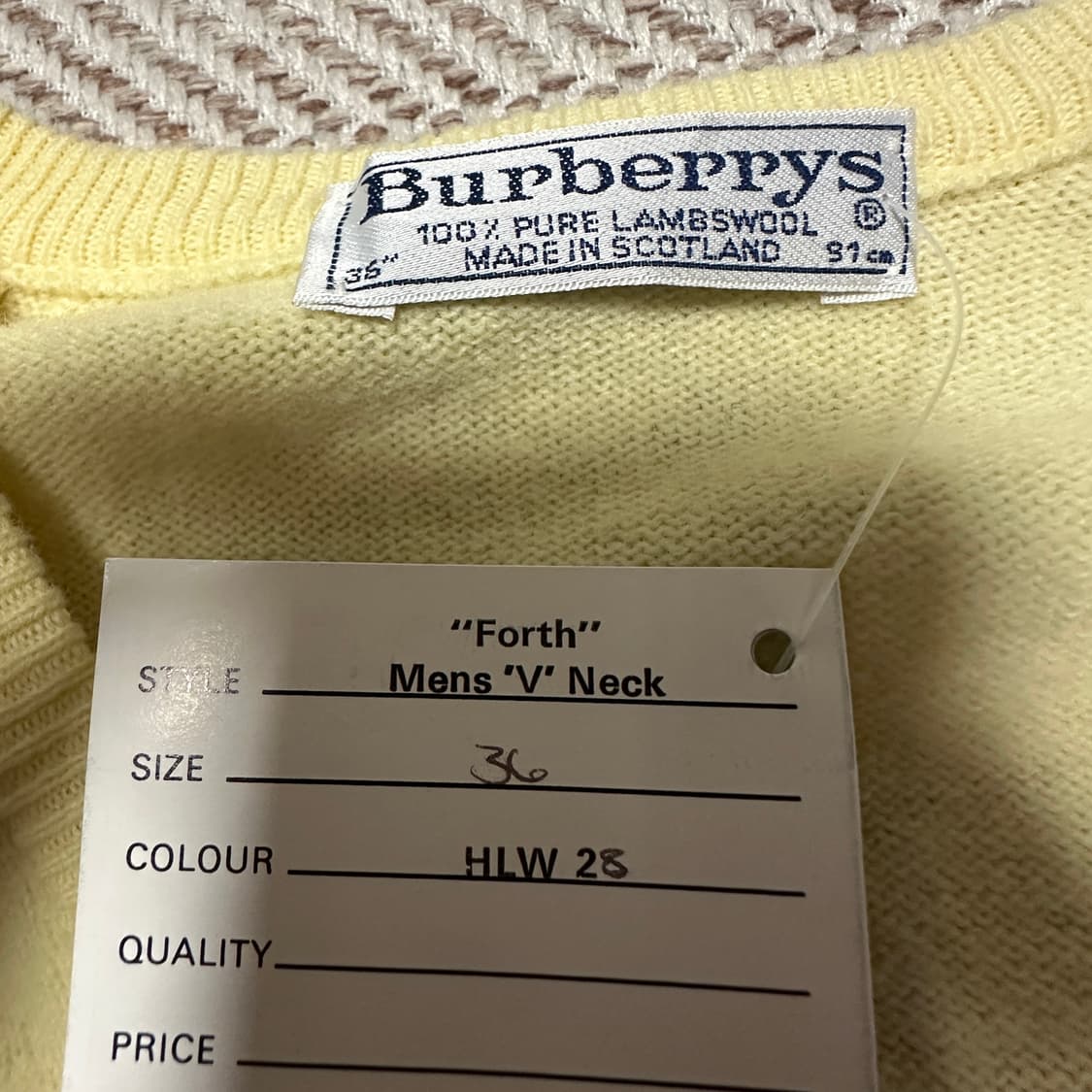 BURBERRYS scotland made v neck wool knit 상품이미지3
