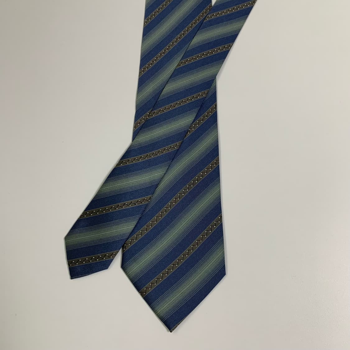 입생로랑(YSL) 명품 슬림 내로우넥타이 A+등급 7.7cm 상품이미지3