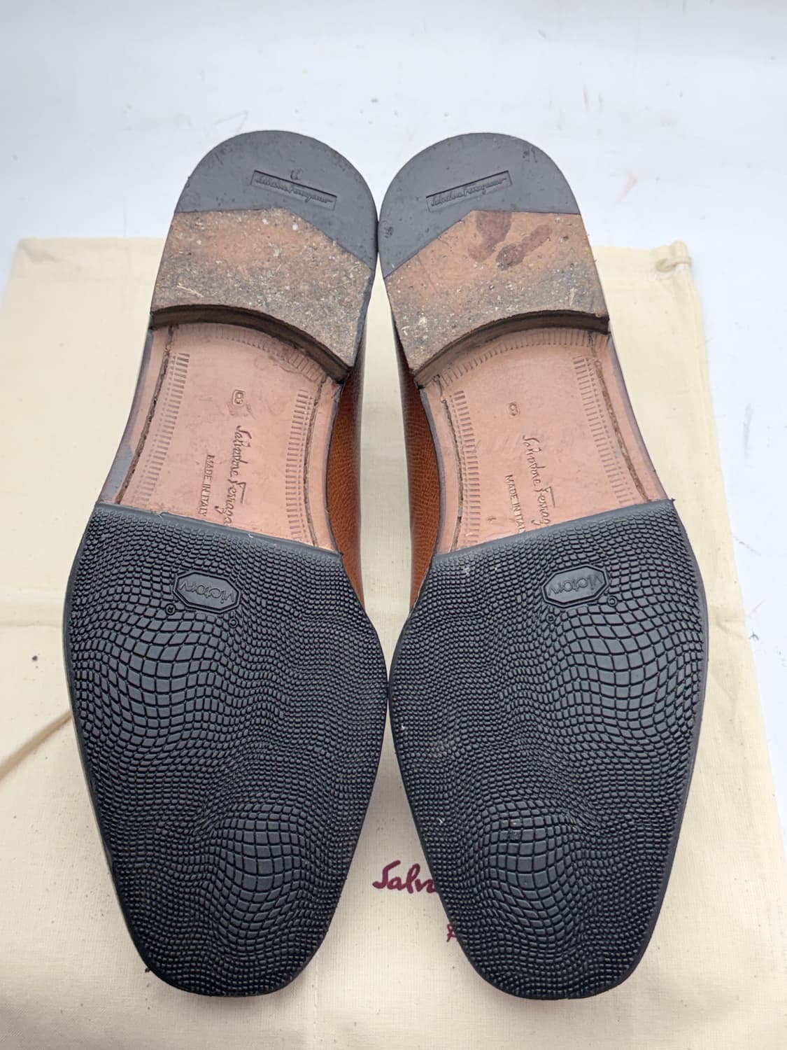 정품)페라가모 255 상품이미지10