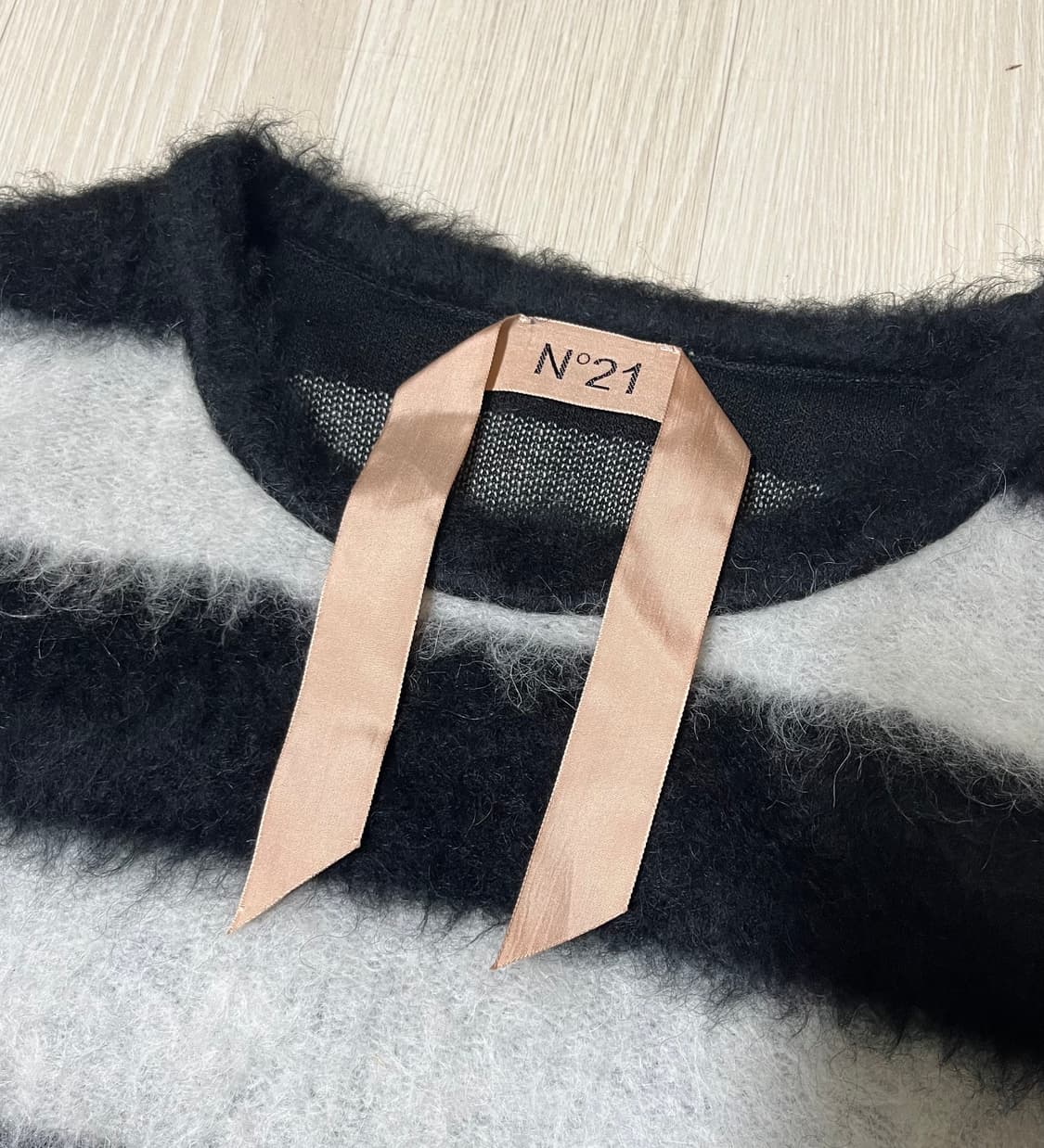 N°21 스트라이프 니트입니다 상품이미지3