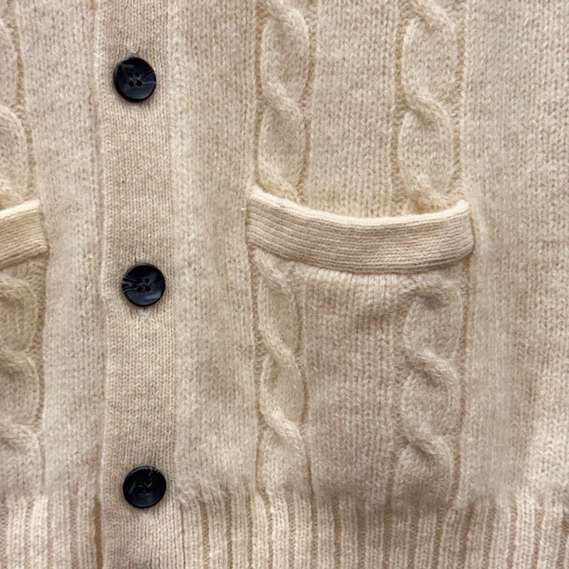 틴비 울 니트 베스트 케이블 짜임 버튼 포켓 브이넥 클래식 아이보리 상품이미지6