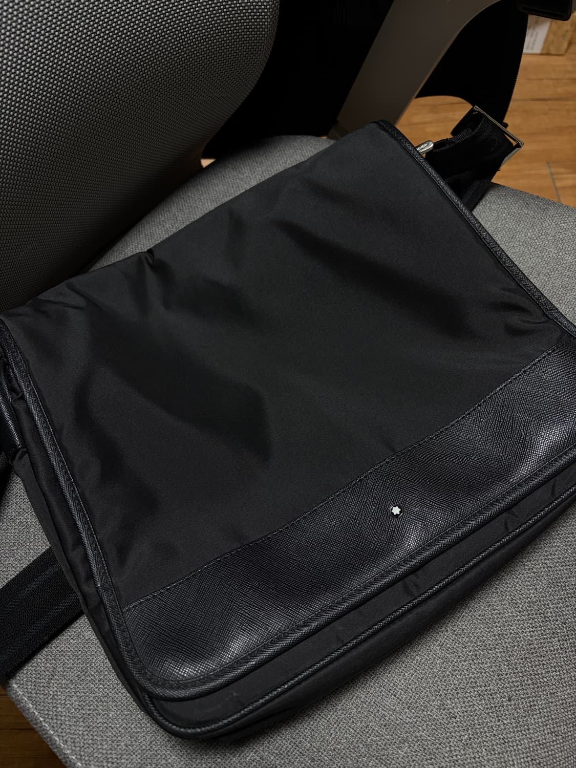 몽블랑 사토리얼 제트 플랩 메신저백 상품이미지1