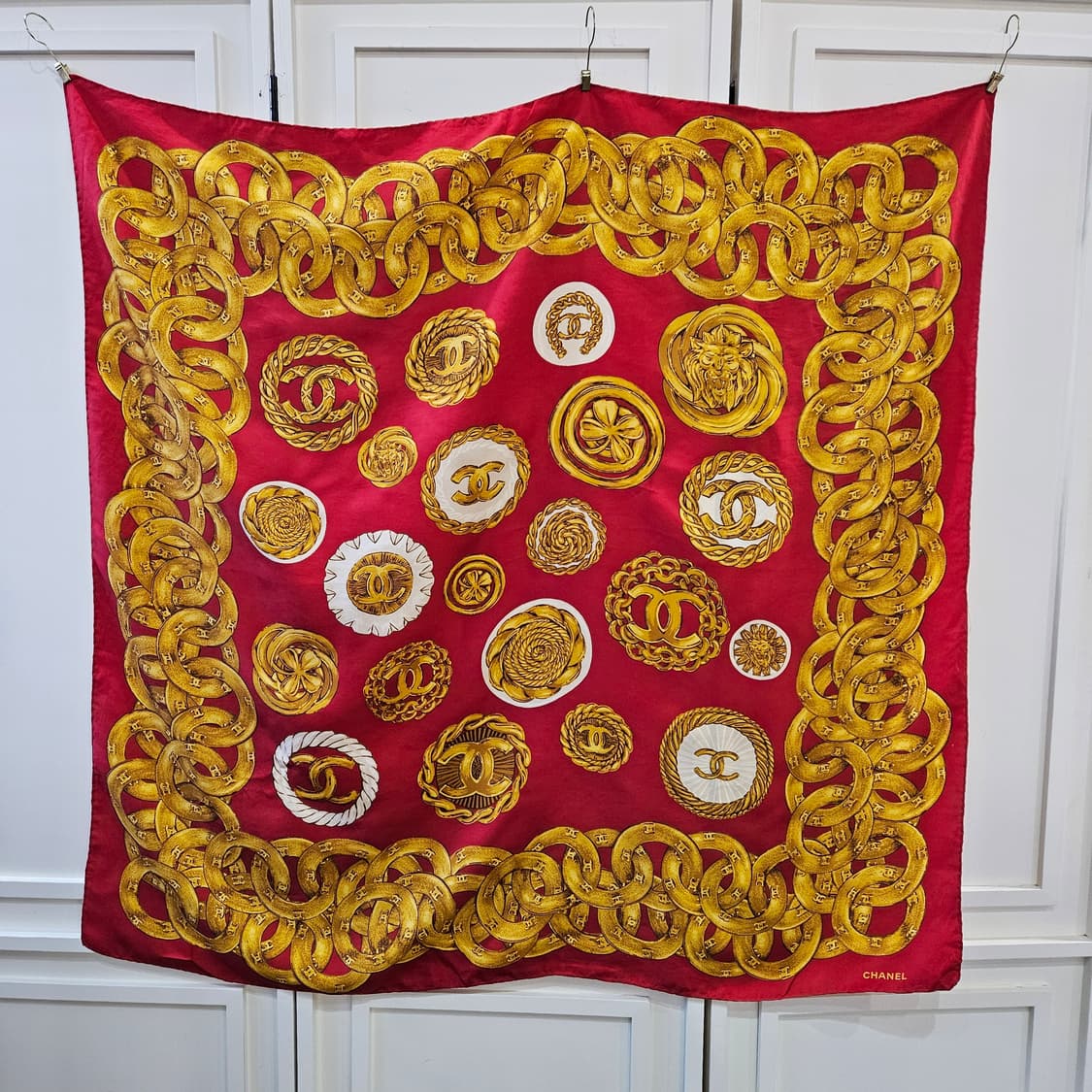 샤넬 레드 스카프 체인 패턴 상품이미지1
