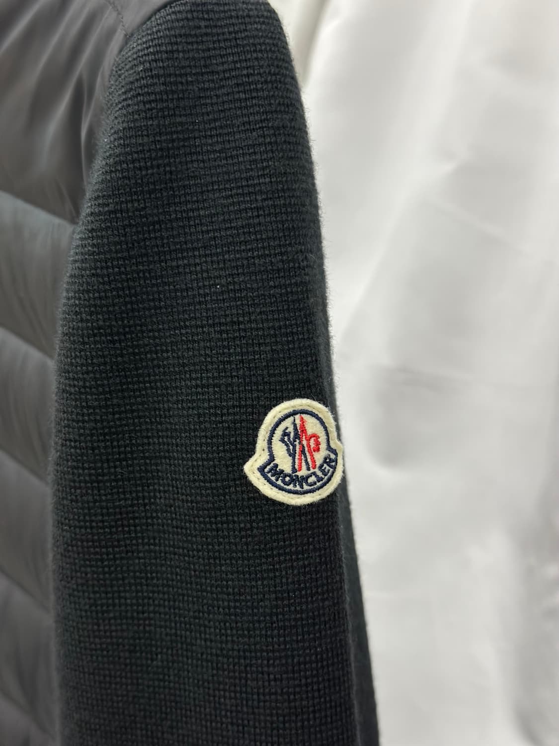 [정품] 몽클레어 김현우니트패딩 블랙 사이즈 L 상품이미지3