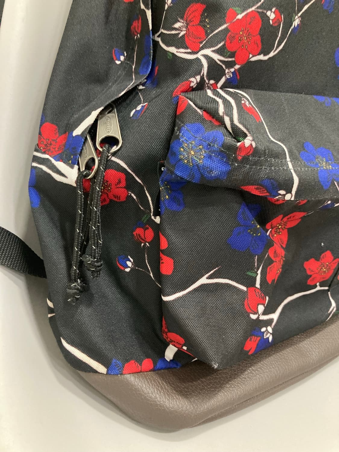 EASTPAK 이스트팩 백팩 상품이미지3