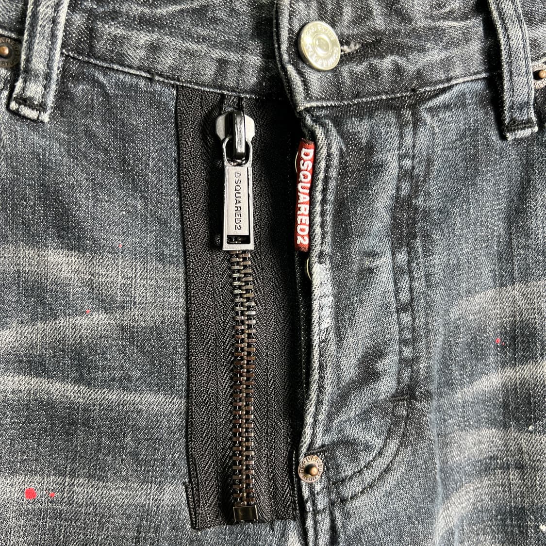 디스퀘어드2 블랙 워싱 디스트레스드 페인팅 데님 팬츠  상품이미지5