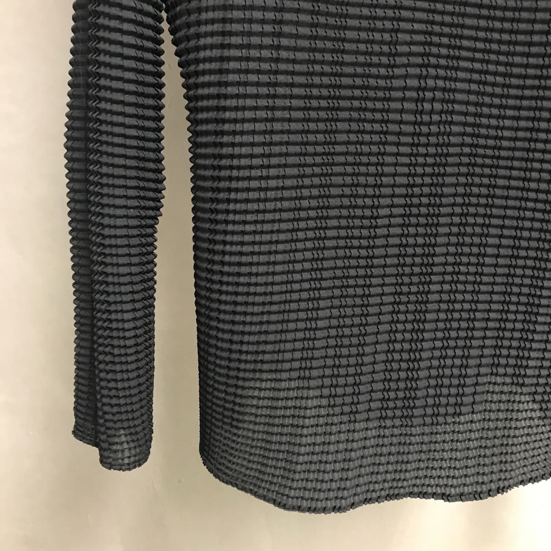 이세이 미야케 롱 슬리브 블랙 2(W) 상품이미지4