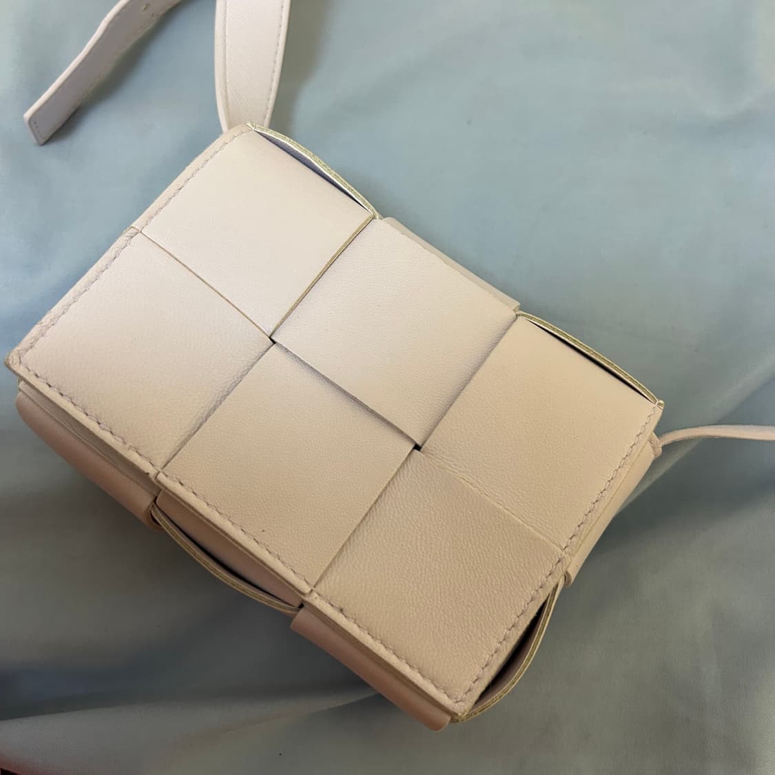 보테가베네타 카세트 미니백 머스워시드 상품이미지4