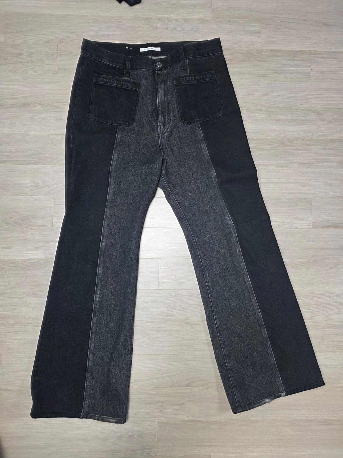 SUNFLOWER black flare jean 34사이즈 판매합니다 상품이미지2