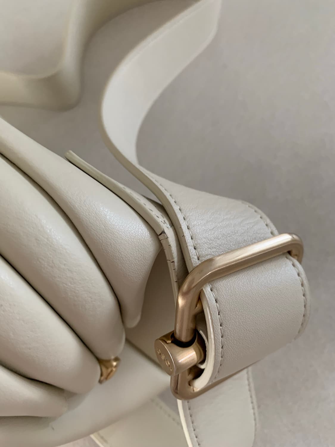 오소이 미니 브롯 백 크림 상품이미지6