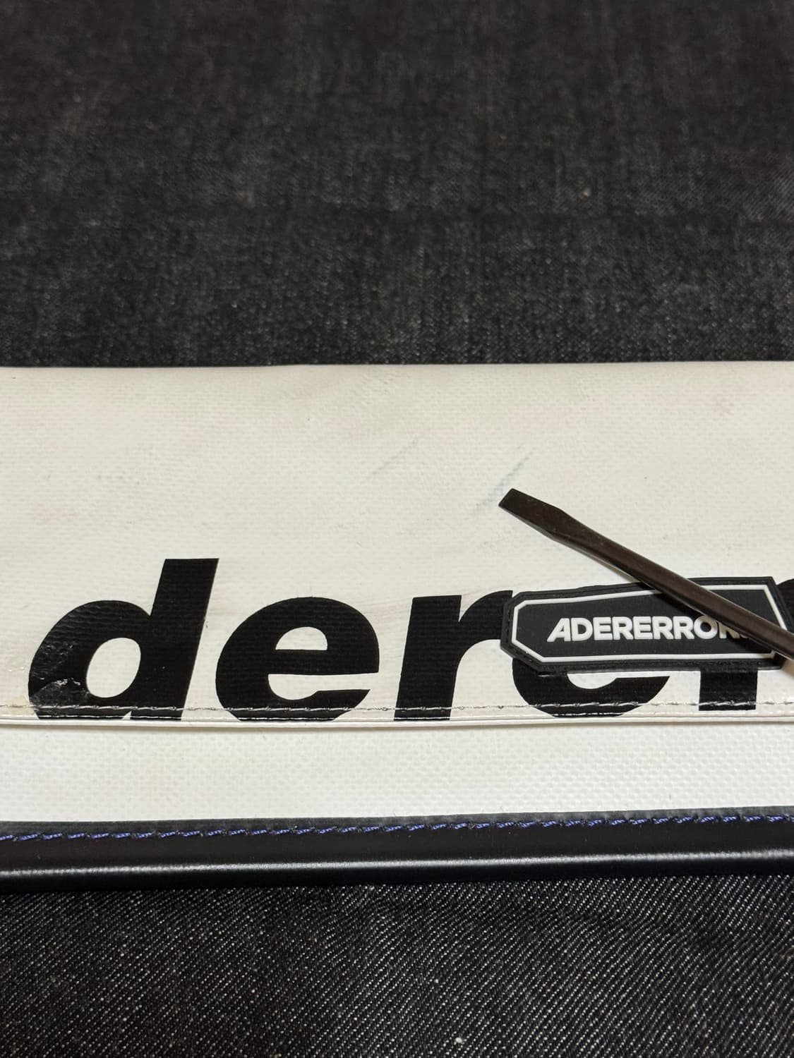 아더에러 트레이스 파이온 파우치 상품이미지5