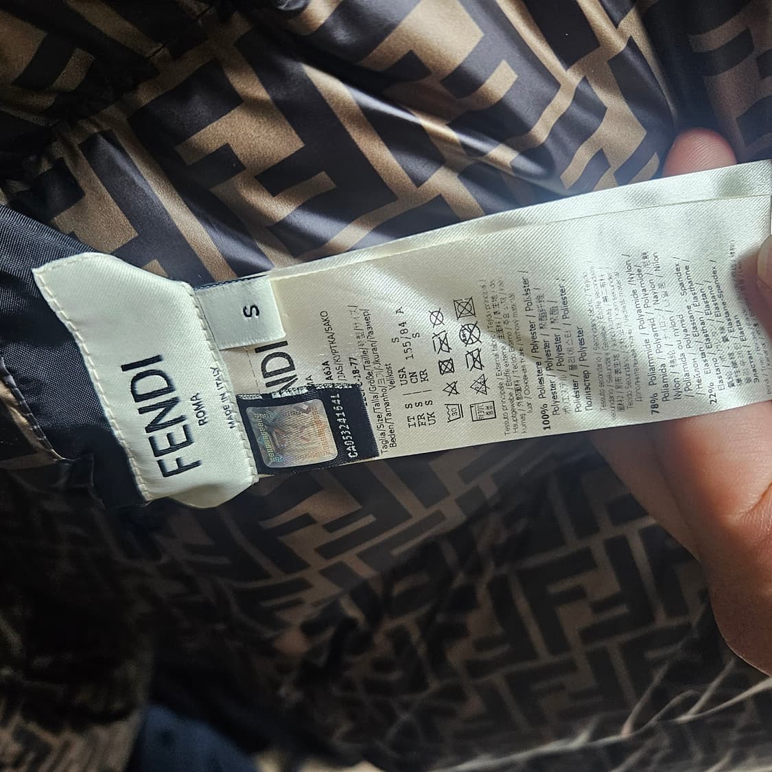 펜디 양면 패딩 상품이미지3