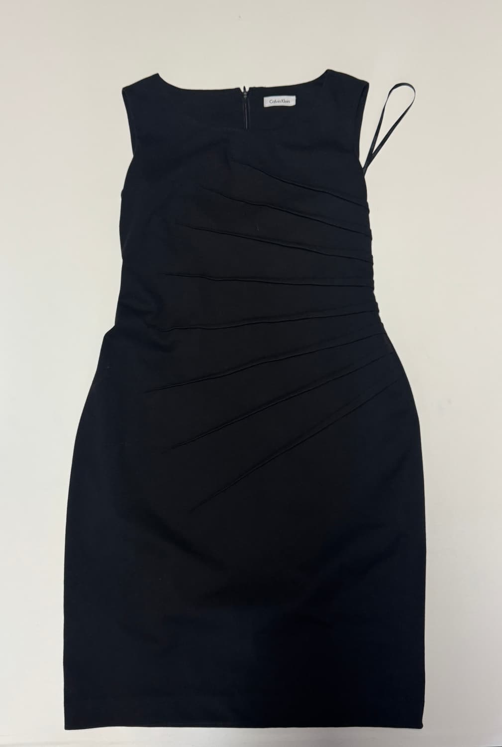 여성 캘빈클라인 슬리브리스 사이드 셔링 쉬스 원피스 S 블랙 상품이미지1