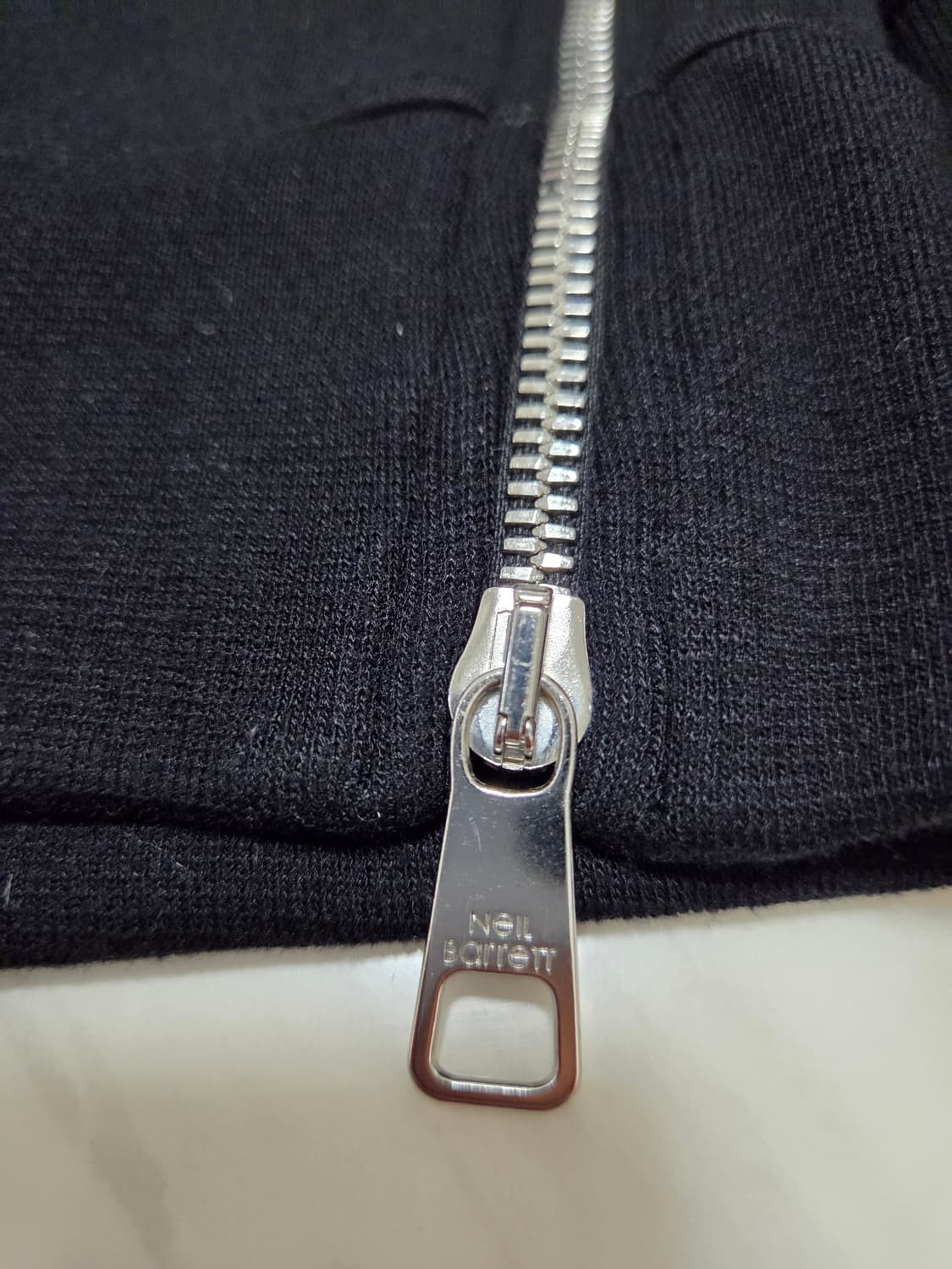 닐바렛 썬더볼트 프린팅 후드티 상품이미지3