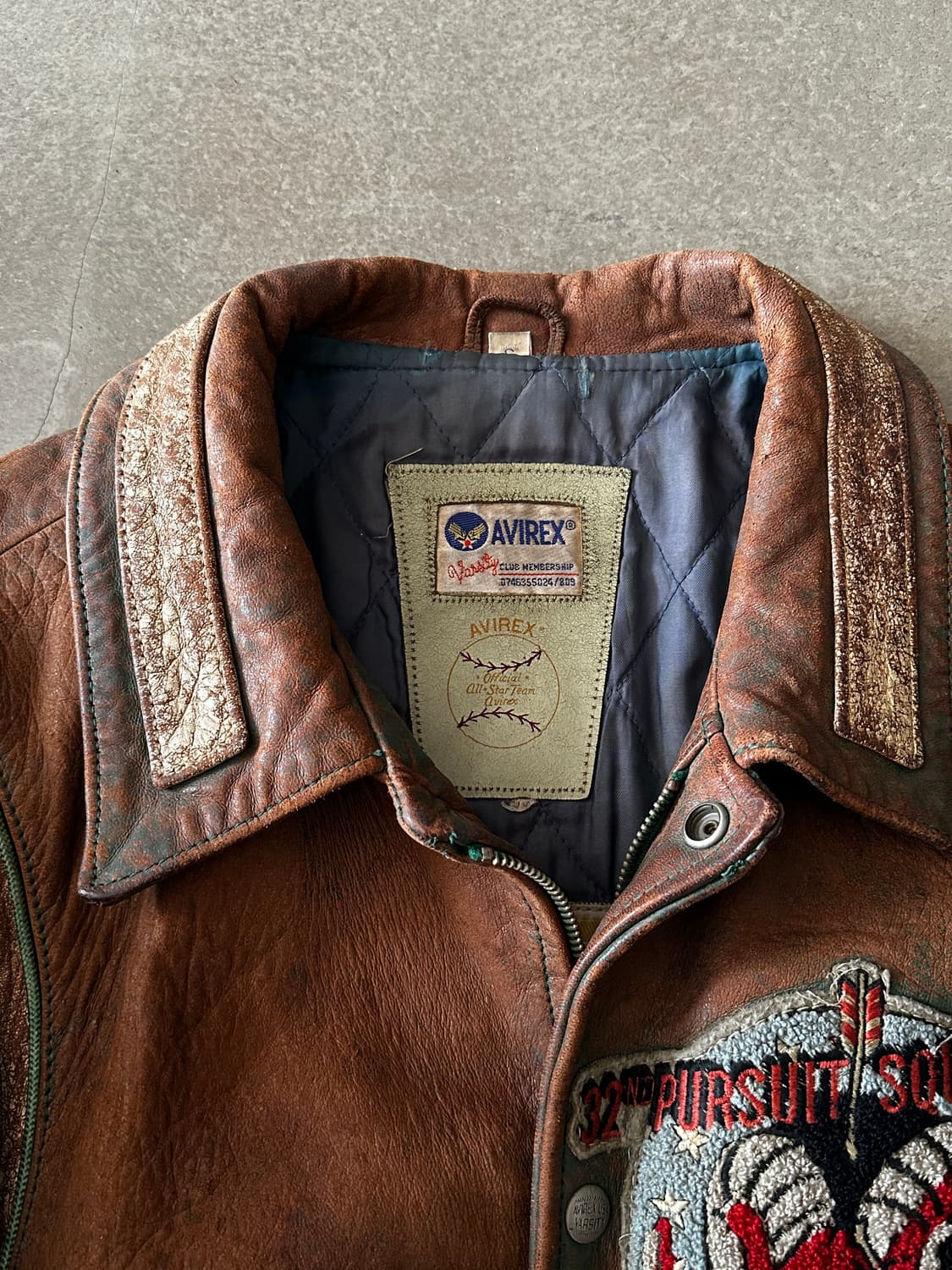 90s Avirex 아비렉스 스톤워싱 레더 바시티 자켓 상품이미지4