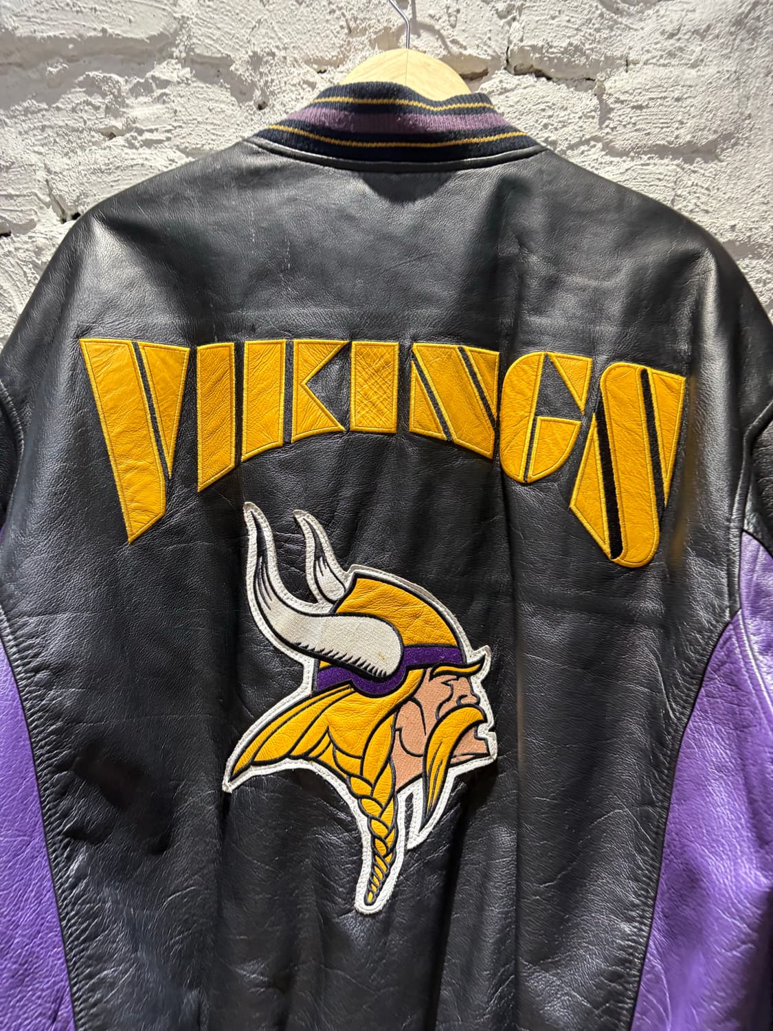 G-III NFL 미네소타 바이킹스 가죽 바시티 자켓 상품이미지3