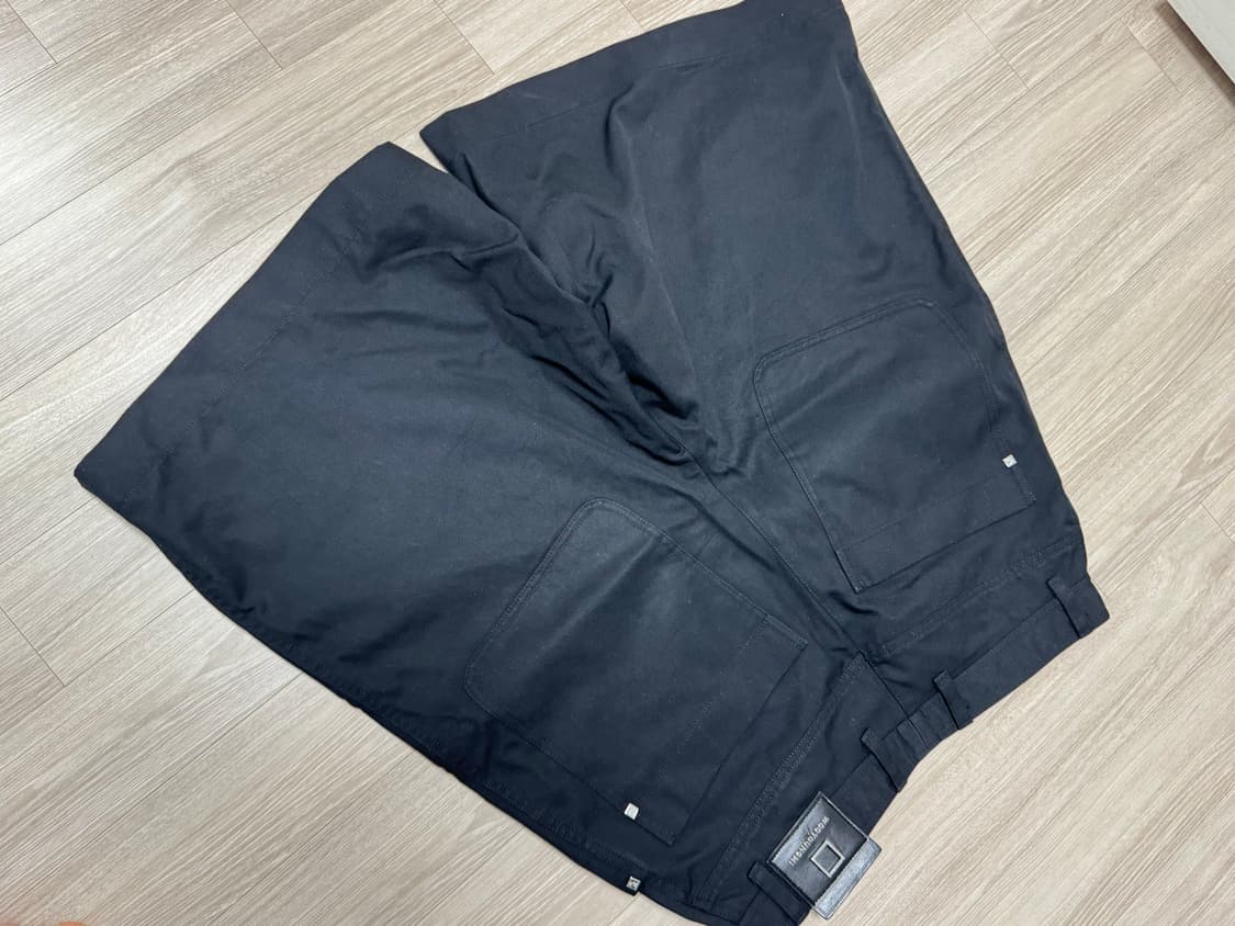 23fw 우영미 블랙 와이드 카고 쇼츠 48사이즈 상품이미지3