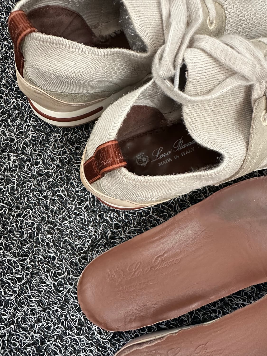 로로피아나 스니커즈 아이보리 38사이즈 상품이미지9