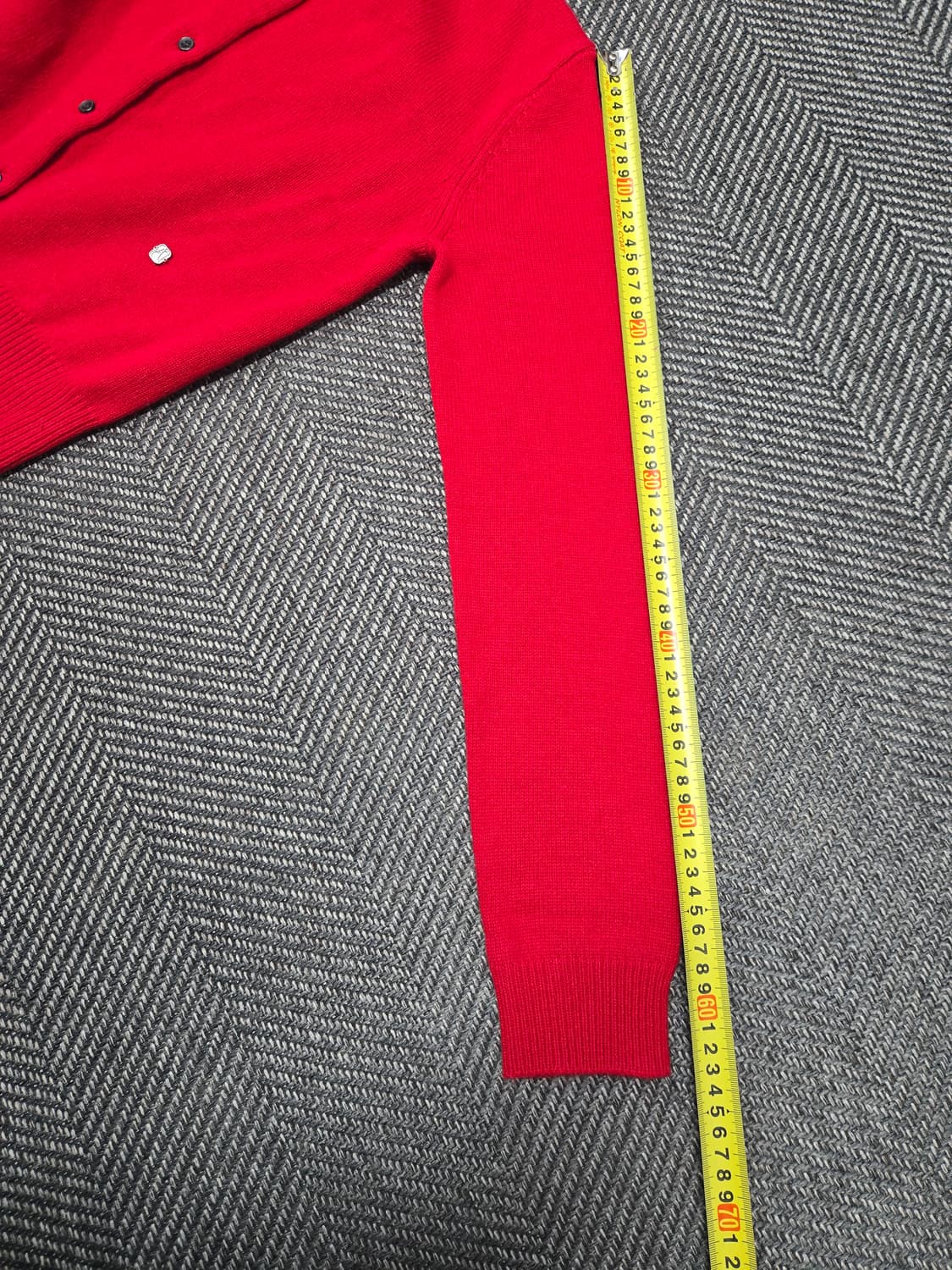 아티드 ARTID 24ss 캐시미어10%울90% 레드 라운드넥 가디건 상품이미지8