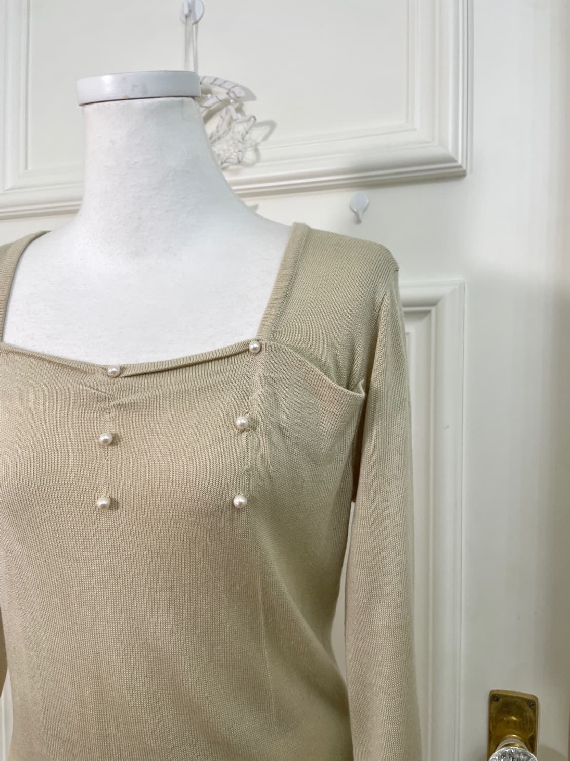 beige pearl point square neck knit top 상품이미지7