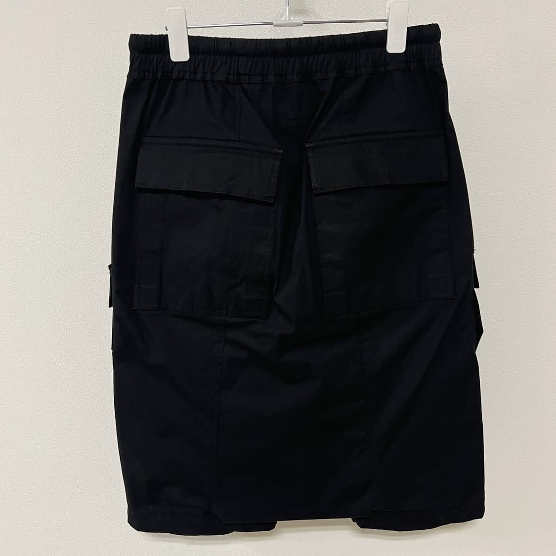 릭오웬스 17SS "WALRUS" 드로우스트링 카고 포드 쇼츠 블랙 상품이미지4