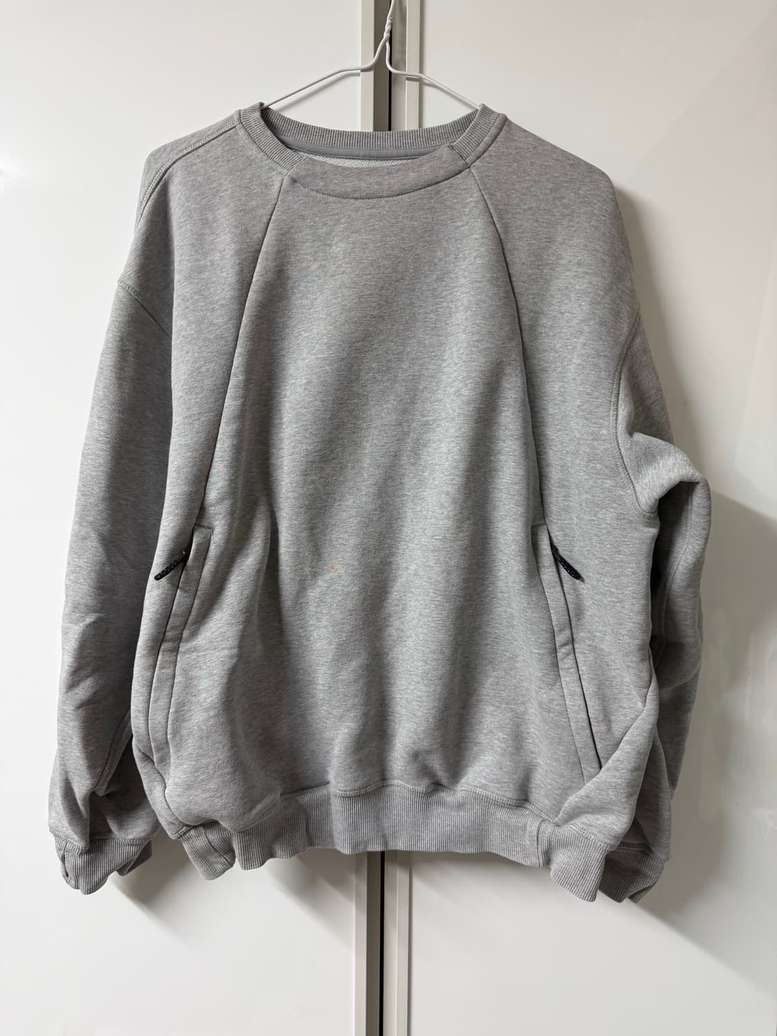 미즈노 언어펙티드 그레이 맨투맨 상품이미지1