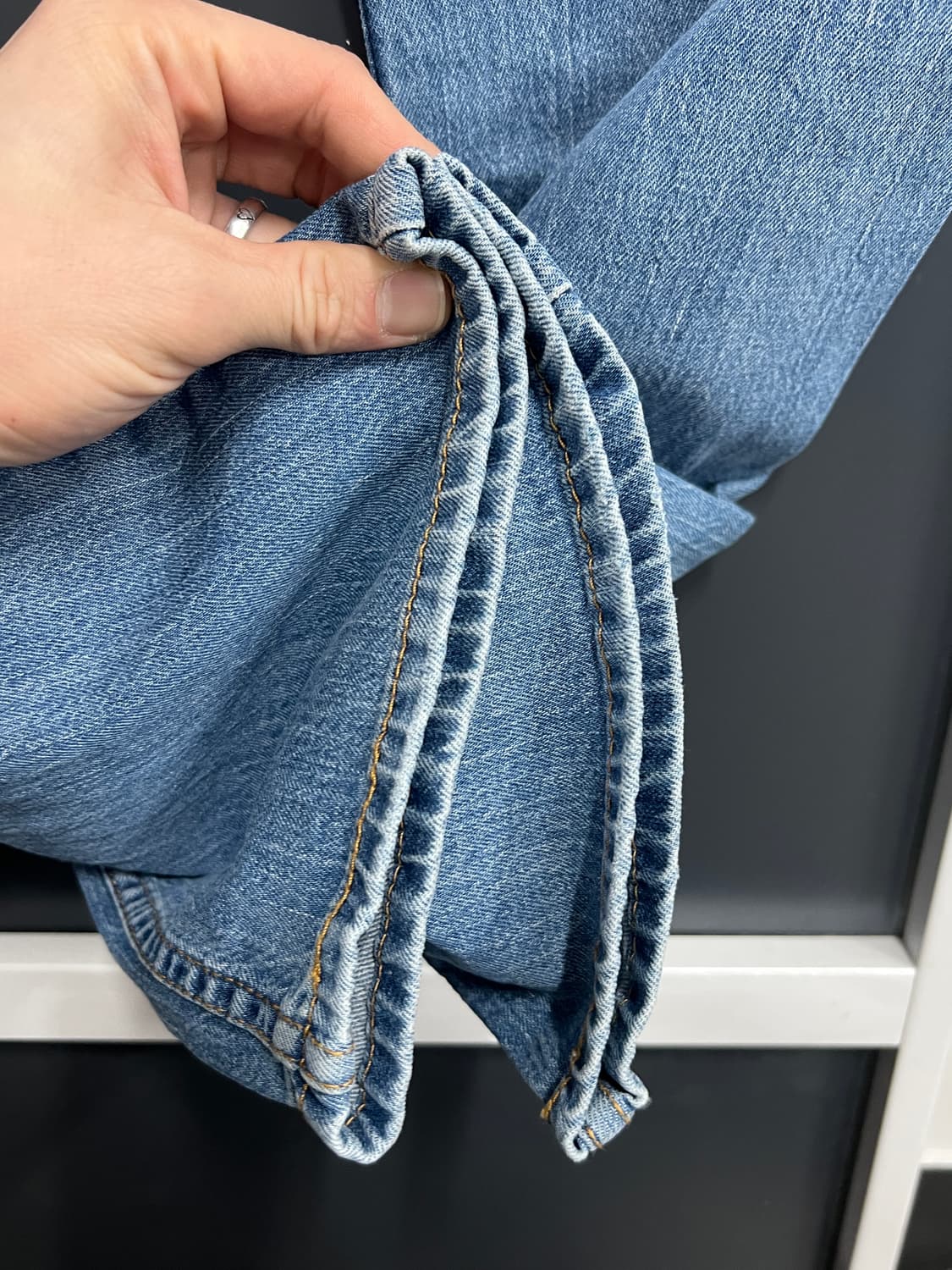 Levis 리바이스 559 릴렉스드 스트레이트핏 연청 데님 팬츠 상품이미지4