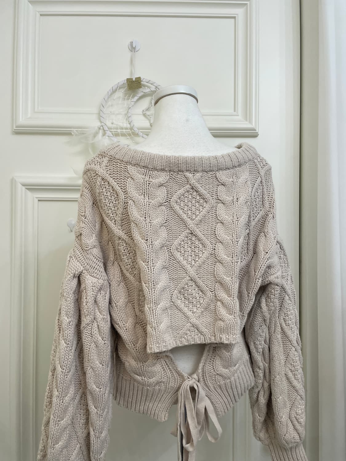 pink ivory twist back bow crop sweater 상품이미지4